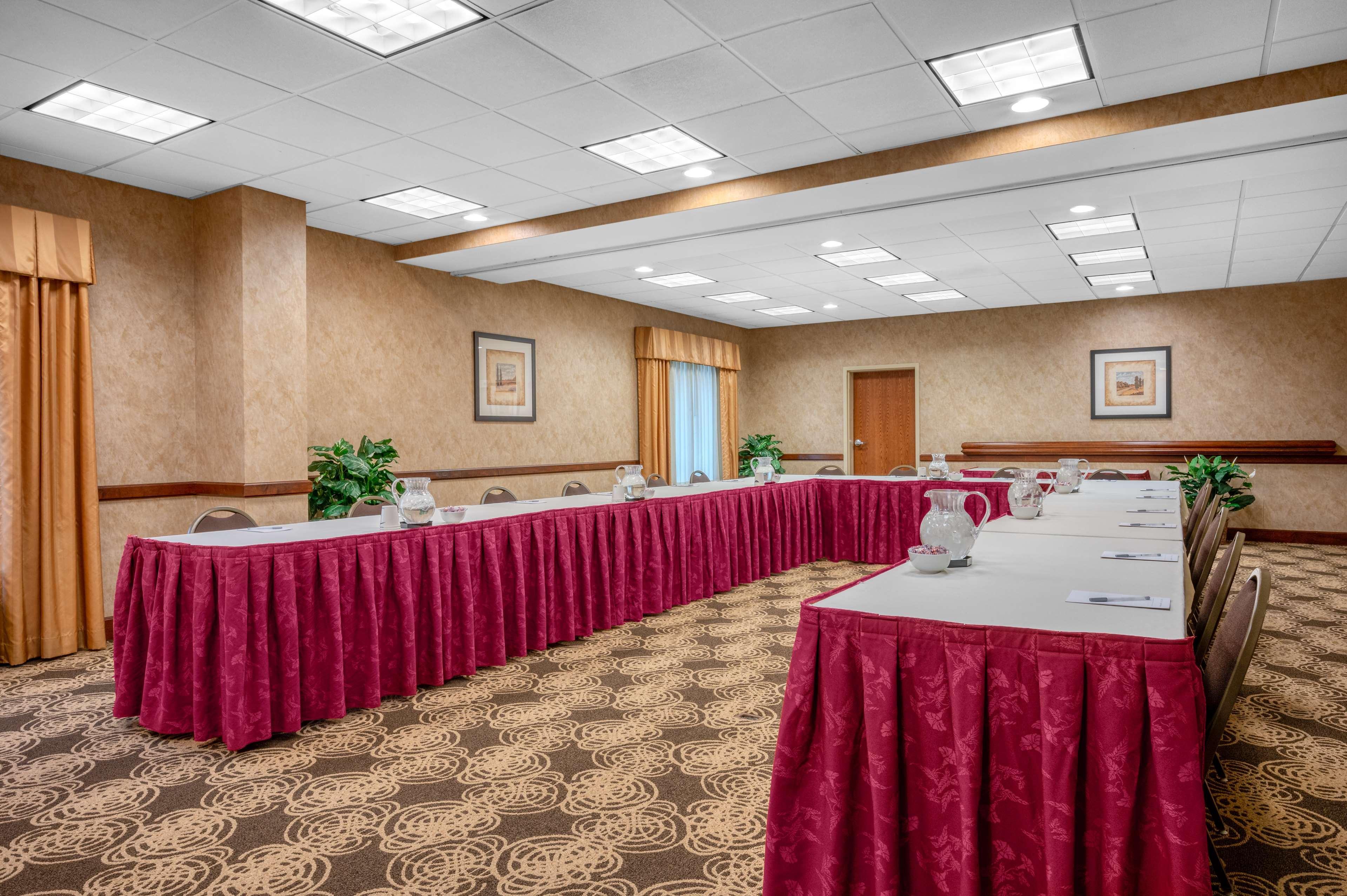 Hampton Inn Raynham-Taunton Екстериор снимка