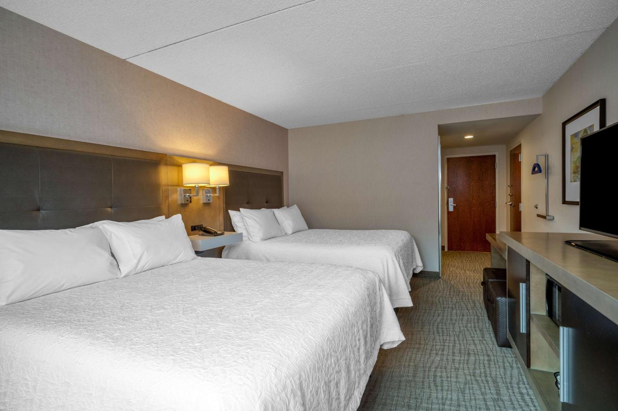 Hampton Inn Raynham-Taunton Екстериор снимка