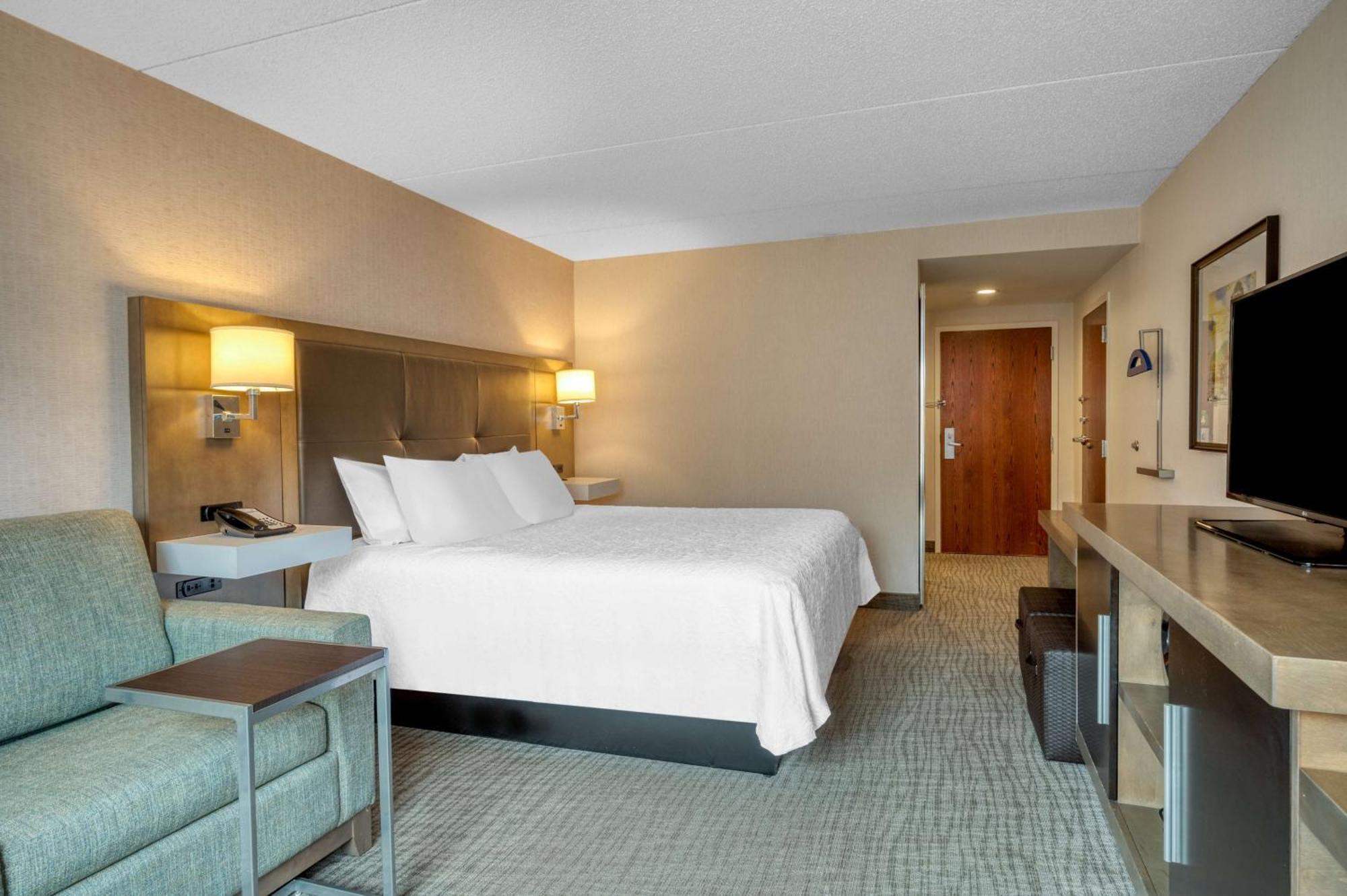 Hampton Inn Raynham-Taunton Екстериор снимка