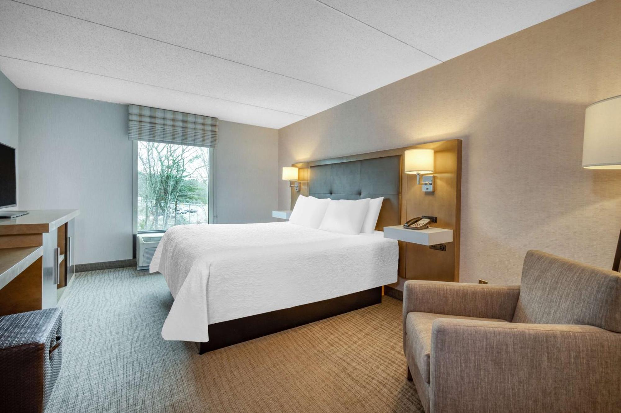 Hampton Inn Raynham-Taunton Екстериор снимка