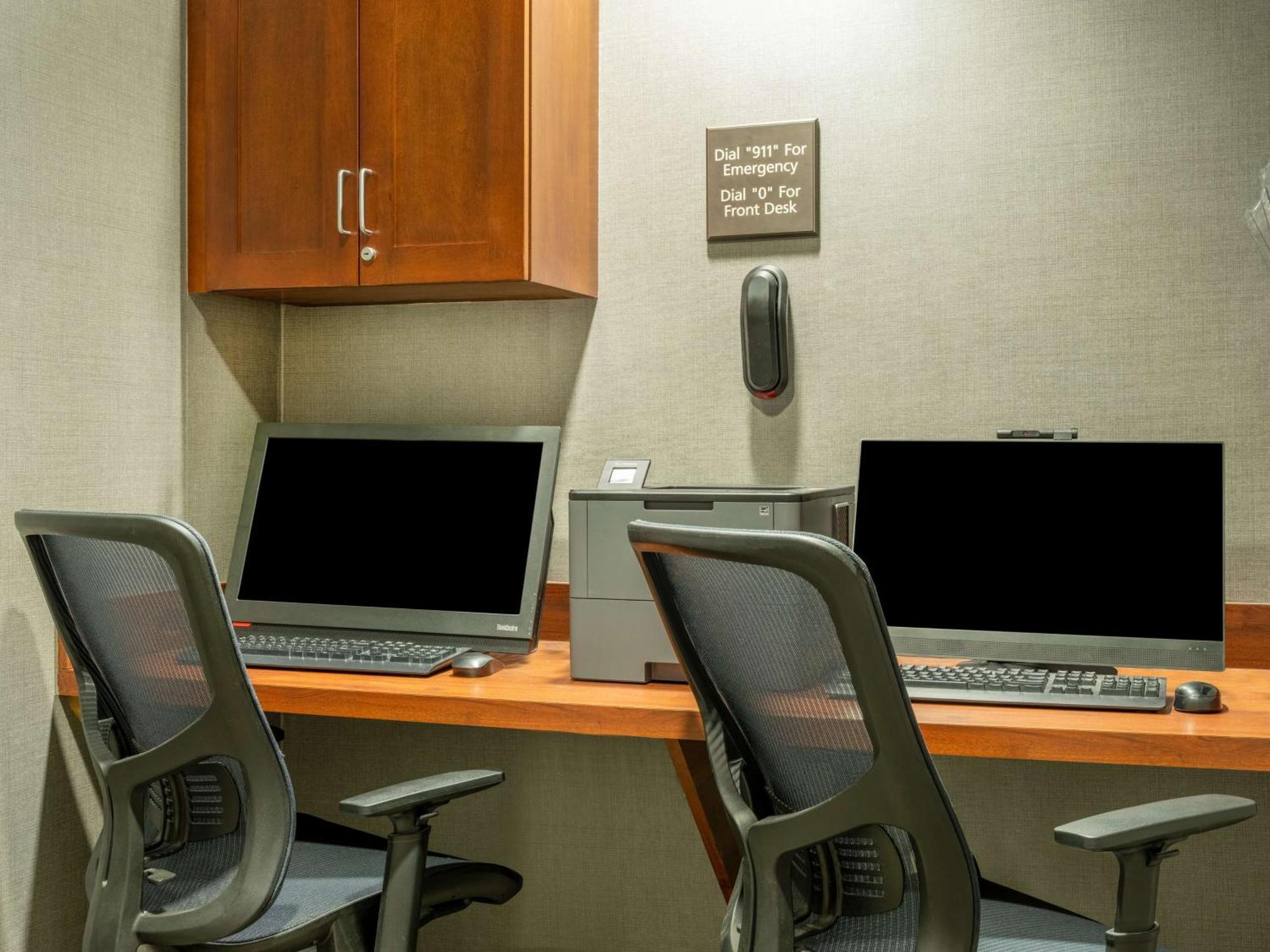 Hampton Inn Raynham-Taunton Екстериор снимка