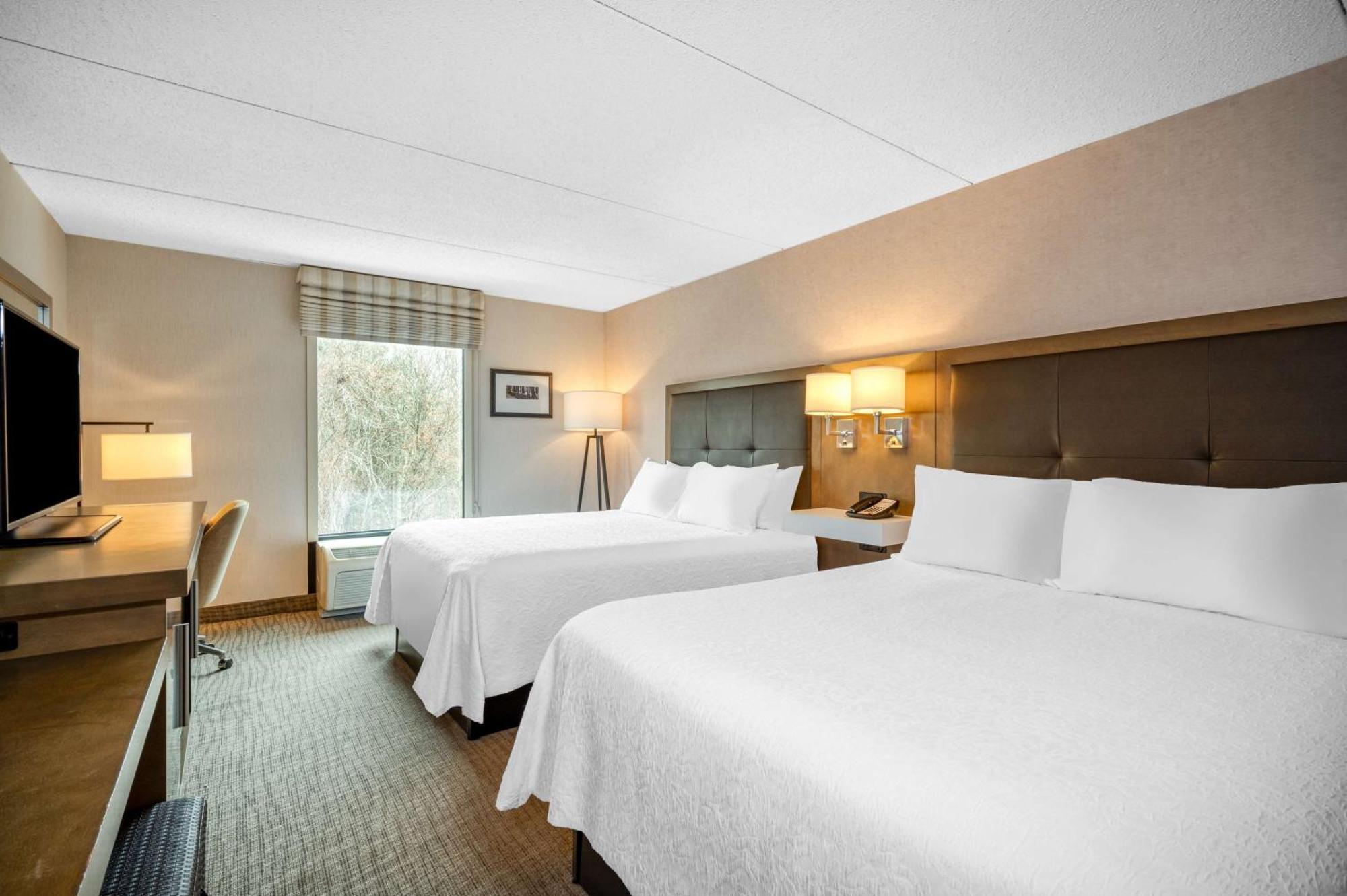 Hampton Inn Raynham-Taunton Екстериор снимка