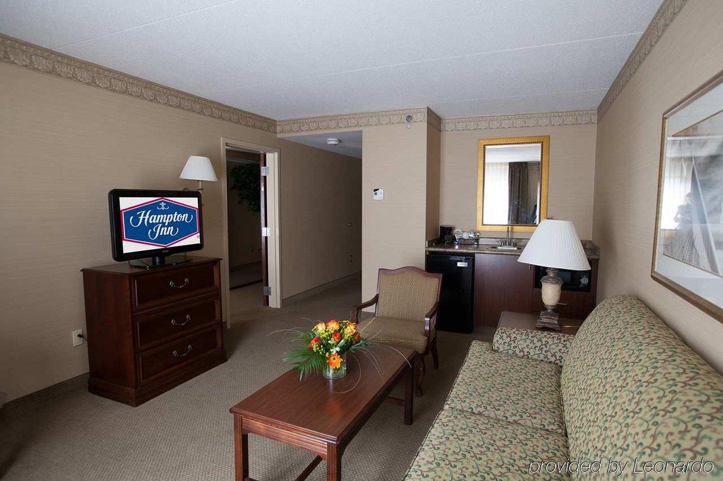 Hampton Inn Raynham-Taunton Стая снимка