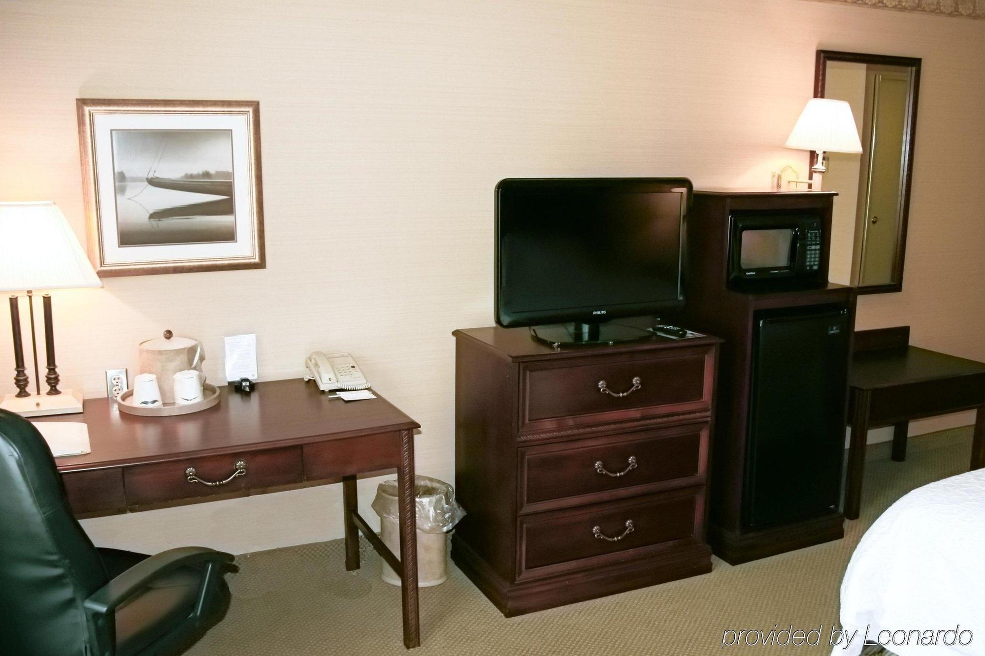 Hampton Inn Raynham-Taunton Екстериор снимка
