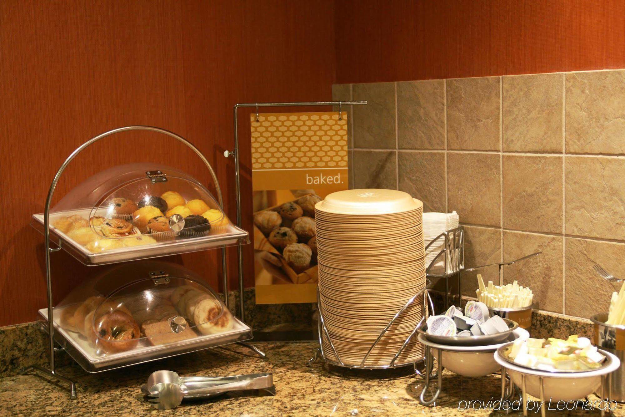 Hampton Inn Raynham-Taunton Екстериор снимка