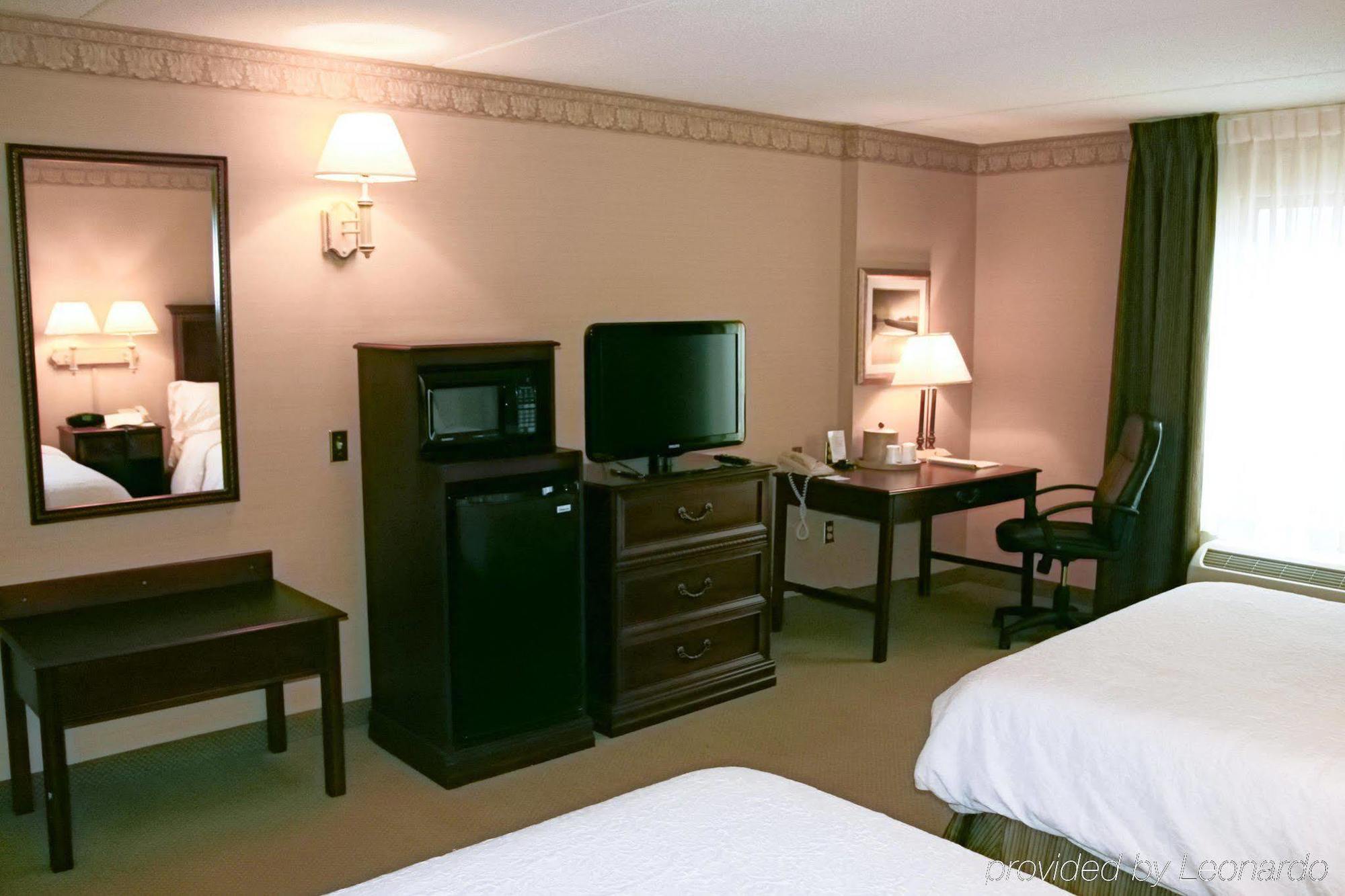 Hampton Inn Raynham-Taunton Екстериор снимка