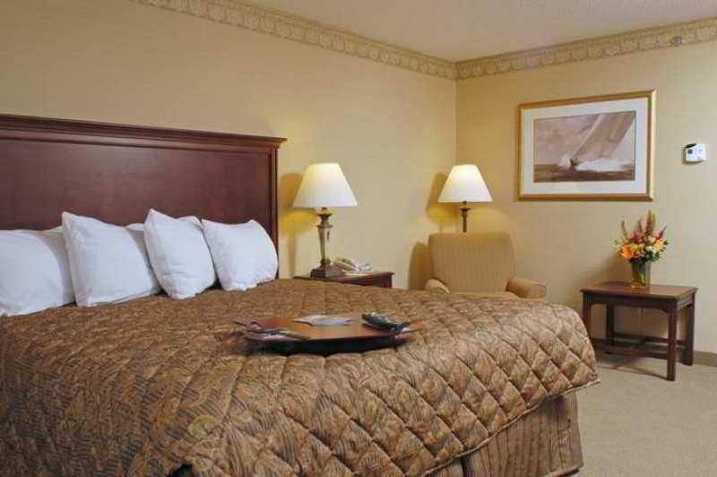 Hampton Inn Raynham-Taunton Стая снимка